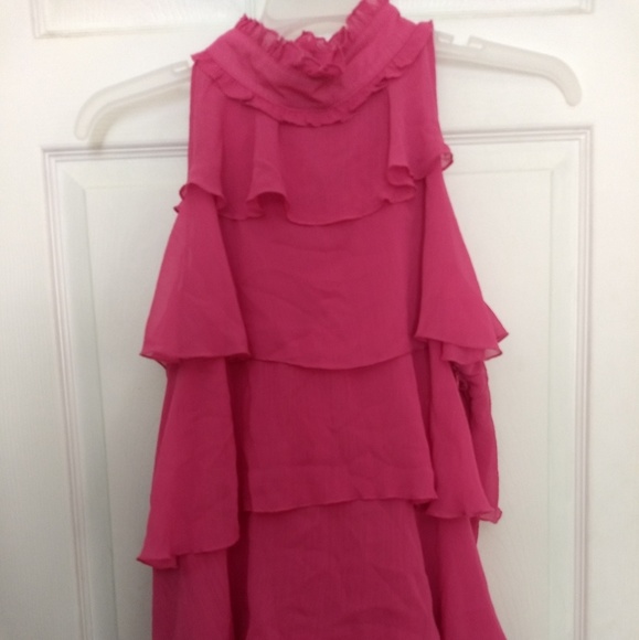 Essentials top - Picture 1 of 3